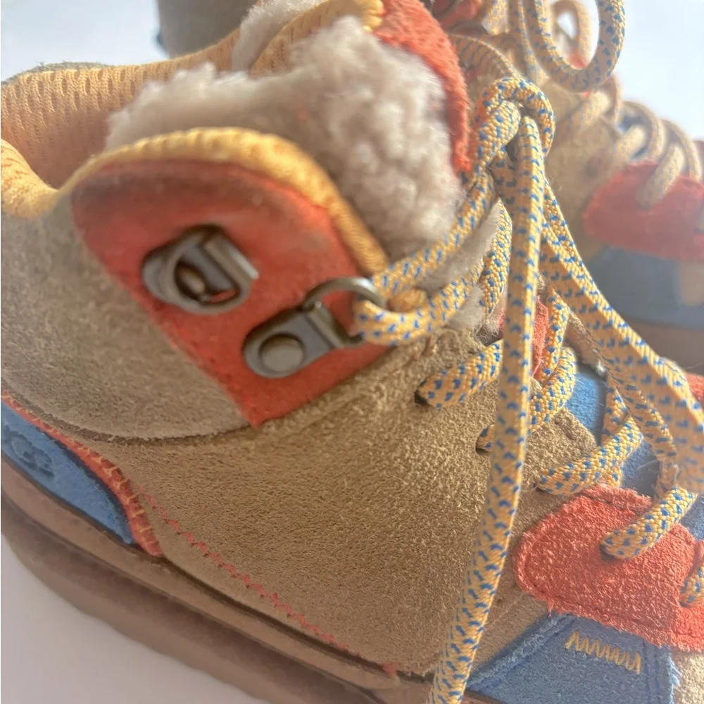 UGG| UGG kid’s hiking/ walking boots size 1. Color tan/blue/red.